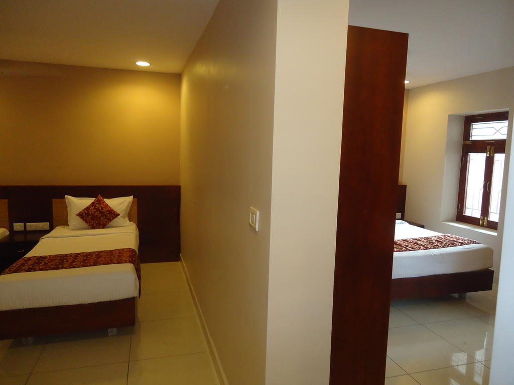 Pleasant Inn Пондичери Екстериор снимка
